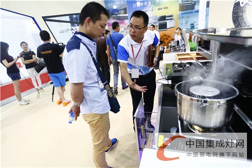 【现场直击】上海展开馆首日，德西曼云厨新品发布会掀热潮