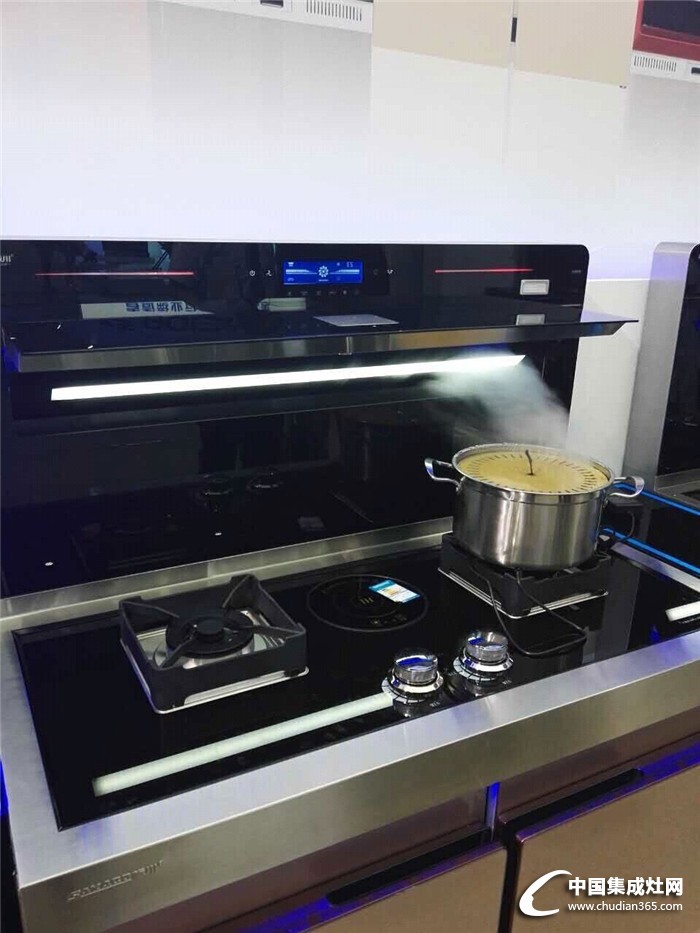 板川创新技术产品强势来袭，火爆上海厨卫展