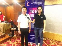 中国集成灶网记者与普森营销总监黄忠海先生合影