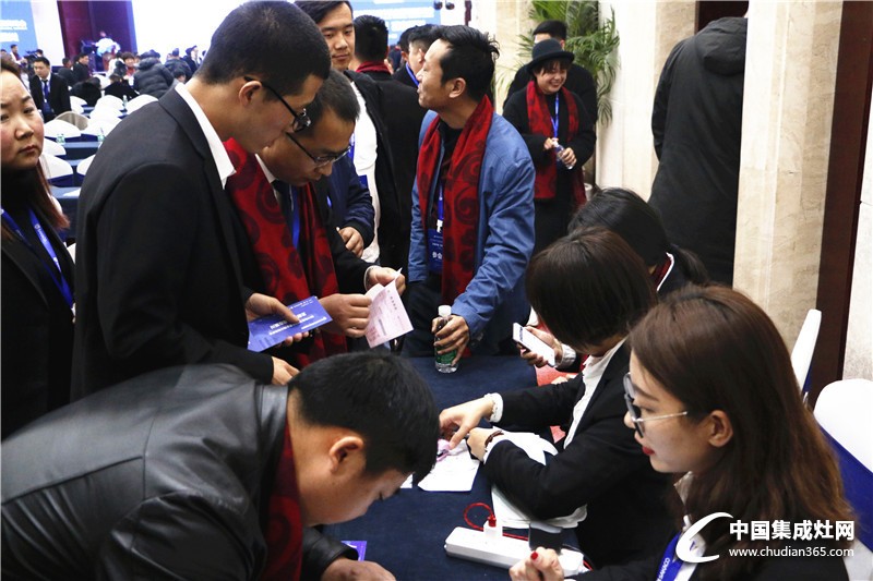 “王者共耀，赢在板川”2018板川全国经销商峰会——签约高潮