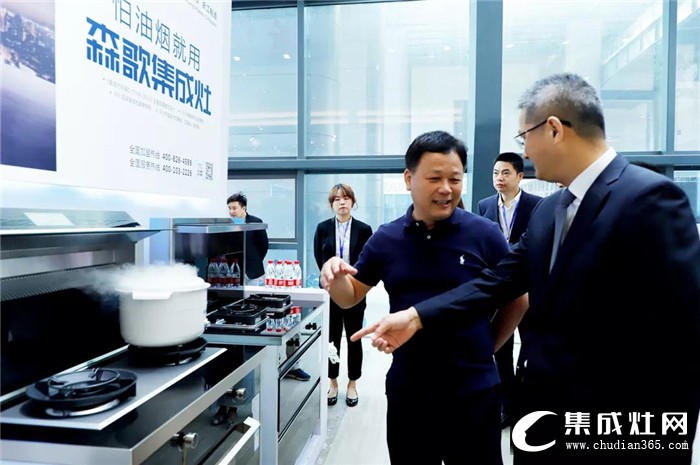 第十二届中国（嵊州）电机·厨具展览会，森歌集成灶用实力大放异彩！