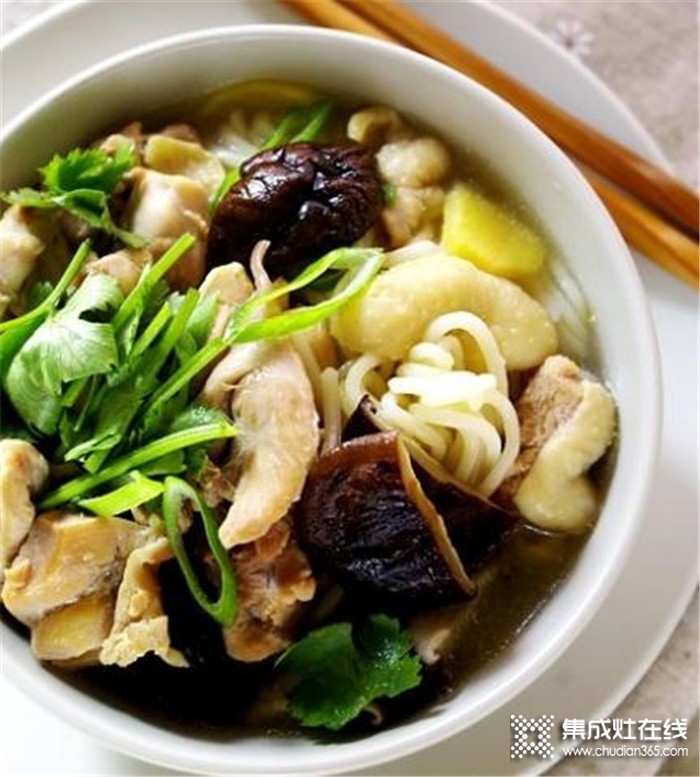 优格G19Z集成灶教你制作香菇鸡汤，尽显冬日温情！