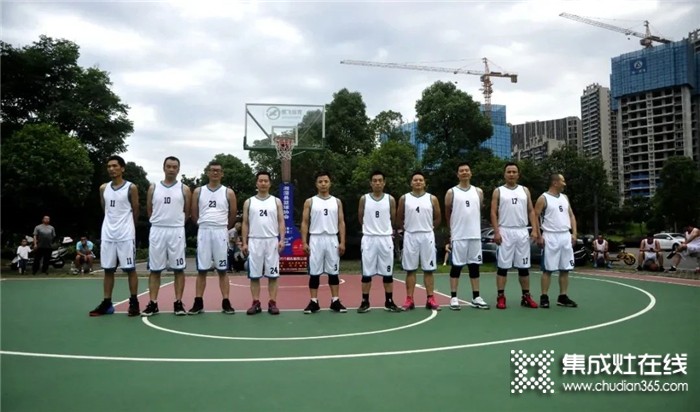 2020湖南湘潭“宏博杯”篮球赛热血开赛，万事兴集成灶队霸气出击！