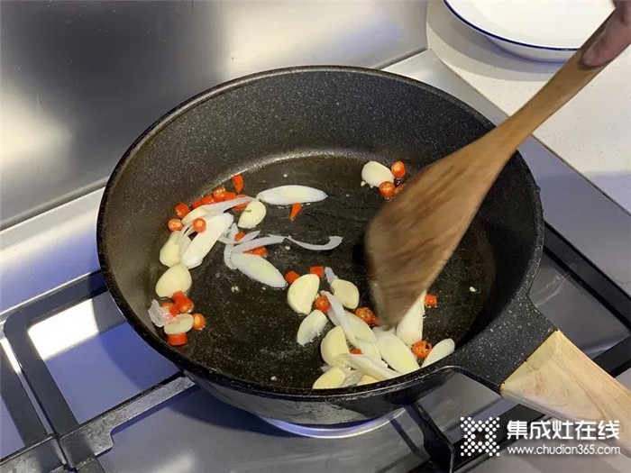 火星人X7Z厨房：教你做黄磊老师同款百香果鱼，酸甜鲜香！