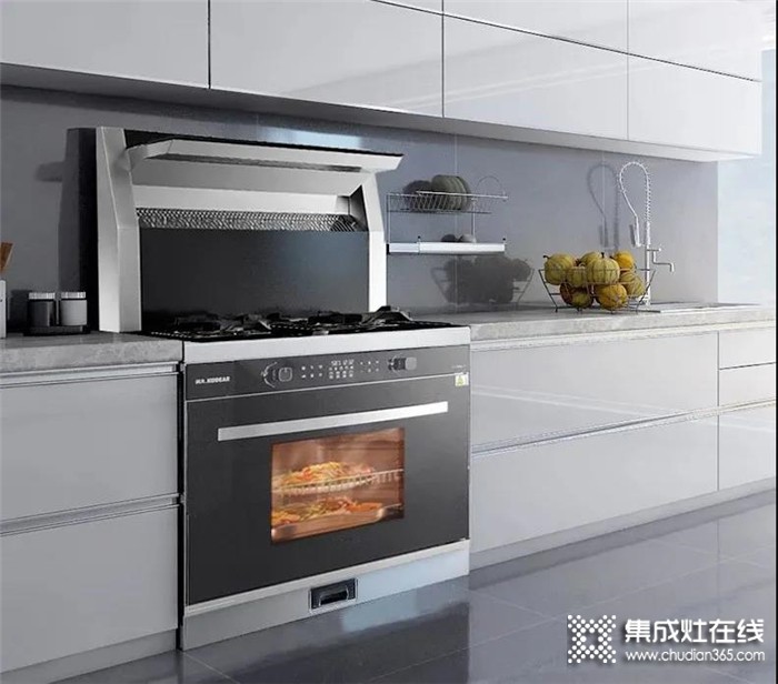 科大蒸烤一体集成灶，让厨房化繁为简，节省更多厨房空间