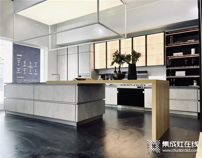 赋新而来丨2021中国国际厨卫展火星人厨柜上演现代美学！