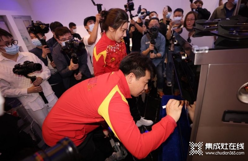 板川与奥运冠军杜丽、庞伟达成合作，正式发起“10分钟10道菜”冠军家宴挑战赛！_6