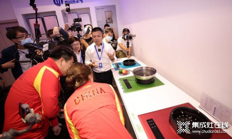 板川与奥运冠军杜丽、庞伟达成合作，正式发起“10分钟10道菜”冠军家宴挑战赛！_4
