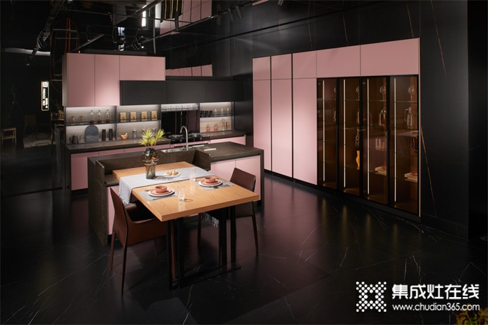 亿田高定厨房「佛洛伦萨·红」| 邂逅浪漫，浸入温暖空间